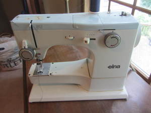 lot 22 image: Elna Sewing Machine