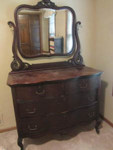 lot 28 image: Antique Dresser with Mirror
