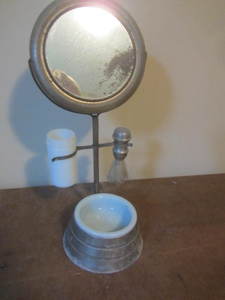 lot 33 image: Antique Shaving Stand