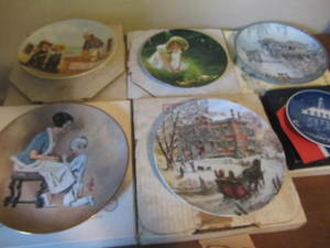 lot 39 image: Collector Plates