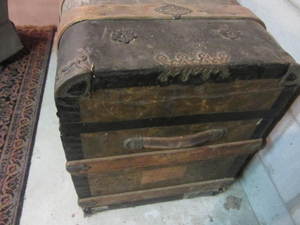 lot 110 image: Antique Traveling Trunk