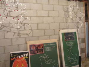 lot 122 image: Holiday Lighted Decorations