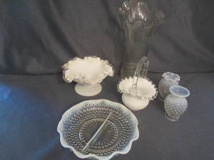 lot 76 image: Silver Crest, Moonstone & Hobnail