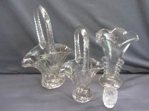 lot 145 image: Etched Baskets, Boopie Vase