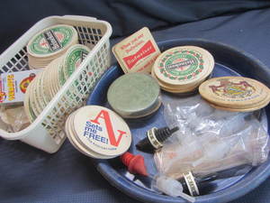 lot 150 image: PBR Tray, Coasters, Whiskey Gates