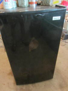 lot 152 image: Magic Chef Refrigerator
