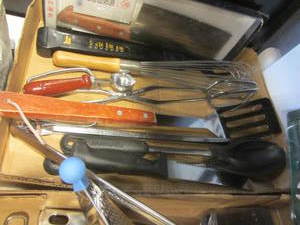 lot 177 image: Kitchen Utensils