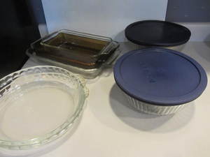 lot 173 image: Pyrex Bowls, Plates, Pans