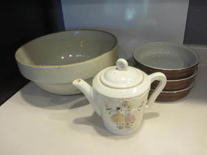 lot 175 image: Crock Bowl, Hall Dishes, Coffee