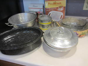 lot 176 image: Cookware
