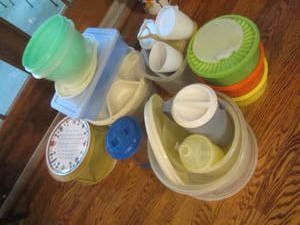 lot 185 image: Tupperware