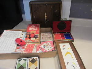 lot 187 image: Playing Cards, Clock