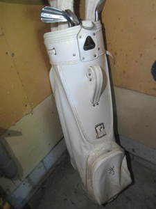 lot 219 image: Golf Clubs & Bag