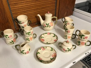 lot 25 image: Desert Rose Franciscan CoffeeTea Set Oddlot