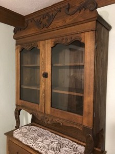 lot 10 image: Tall Antique Dining Hutch