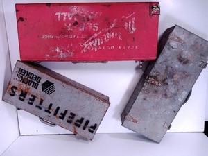 lot 418 image: 3 Large  Metal Toolboxes
