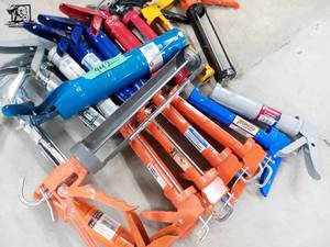 lot 442 image: 18 Assorted Caulk Guns
