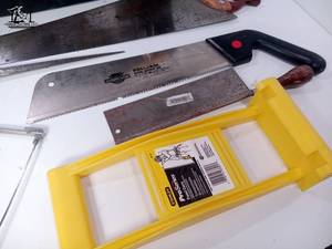 lot 446 image: Stanley Tool Box and 6 Assorted Saws and Stanley Panel Carry
