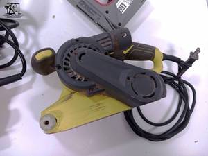 lot 472 image: 4 Power tools - Craftsman Easyfire Stapler - Black and Decker Jigsaw - Ryobi Sander, MVP Superline 10 Polisher