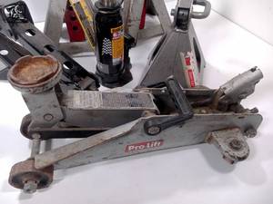 lot 497 image: Floor Jacks and 6 Ton Hydraulic Bottle Jack and More