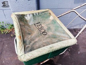 lot 465 image: Lesco 80 Lbs Fertilizer  and Salt Speader