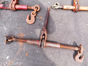 lot 483 image: 3 Ratchet Load Binders