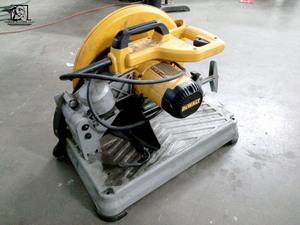 lot 462 image: Dewalt Chop Saw