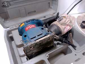 lot 453 image: Toolbox and Assorted Hole Saw Cutter Drill Bits and More