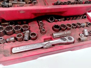 lot 447 image: Craftsman Ratchet and Wrench Set in Case