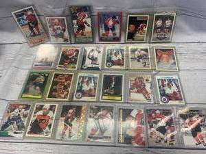 Lot of 25 Eric Lindros Hockey Cards