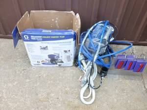 lot 17 image: Graco Magnum airless paint sprayer. Used condition. Powers up. As shown.