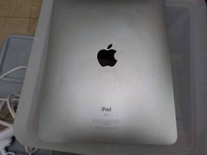 Apple Ipad 16 gb reset and cleared ...