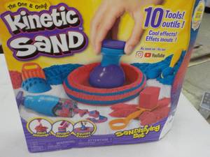 lot 213 image: Kinetic Sand Set...