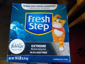 lot 2 image: Febreze Fresh Step 14lb Box Cat Clu...