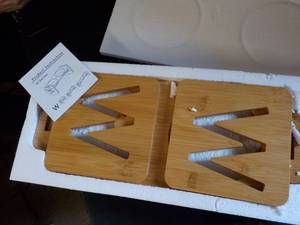 lot 24 image: Pet Bowls...