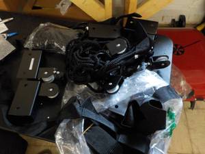 lot 25 image: Pulley System with Straps and Hardw...