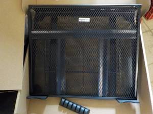lot 42 image: Office Mesh File Holder...
