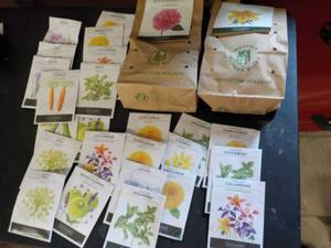 lot 55 image: Smith and Hawkin Seeds...