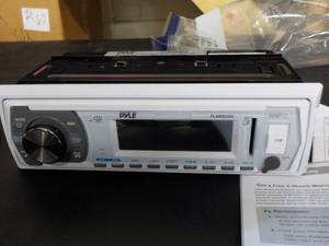 lot 79 image: Pyle Car Radio...