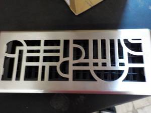 lot 86 image: Metal Vent 11 x 5.5...