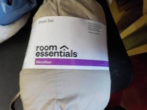 lot 88 image: XL Twin Size Sheet Set...