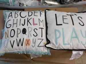lot 146 image: 2 Pillows...
