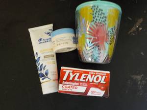 lot 150 image: Tylenol Best Date 12 - 2021, Head a...