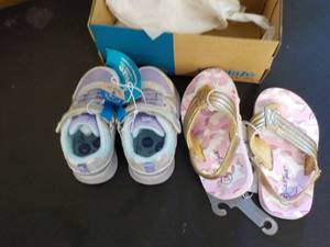 lot 188 image: 2 Pairs of Toddlers Shoes, size 6 a...