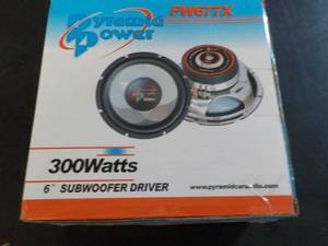 lot 259 image: Pyramid PW677x 300 watts Sub Woofer...