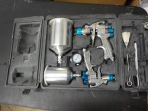 lot 305 image: Caslisle Fluid Technologies Air Gun...