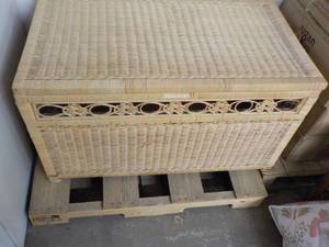 lot 343 image: Wicker Trunk 36 x 20 x 20...