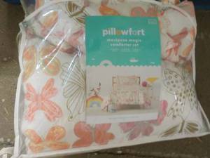 lot 345 image: Pillow Fort Twin Comforter Set...