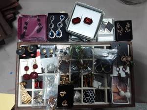 30 Pairs Of Earrings (Organizer Not Included)