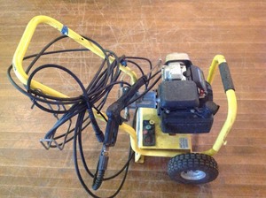 lot 1 image: Karcher Pressure Washer with 5 HP Honda Motor